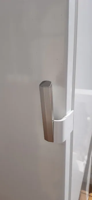 Nevera Balay, una sola puerta sin congelador.