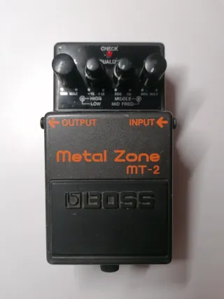BOSS MT-2 Metal Zone pedal de guitarra