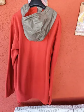 Felpa con cappuccio uomo rossa e verde