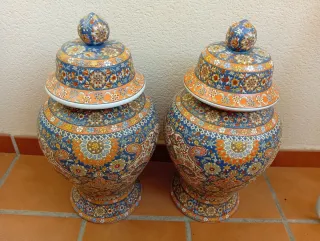 Pareja de tibores decorativos