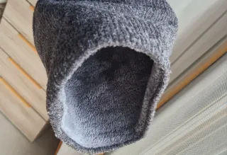 Braga de cuello gris