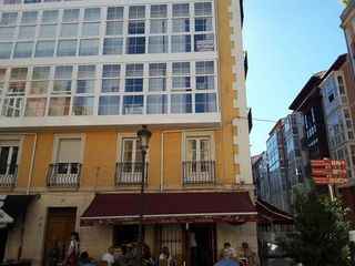 Piso en alquiler en Plaza España - Villa Pilar - Reyes Católicos - Vadillos en Burgos