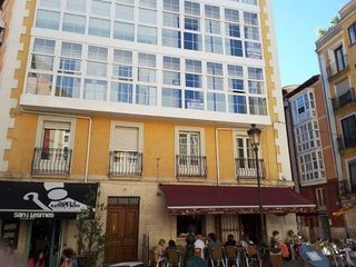 Piso en alquiler en Plaza España - Villa Pilar - Reyes Católicos - Vadillos en Burgos