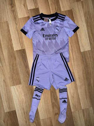 Equipación Real Madrid Adidas Morada Talla 4-5