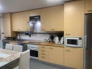 Muebles de Cocina Beige y Plata