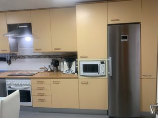 Muebles de Cocina Beige y Plata