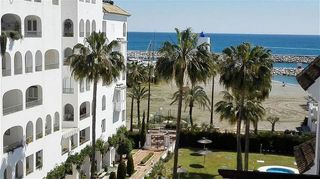 Piso en venta en Puerto de la Duquesa en Manilva