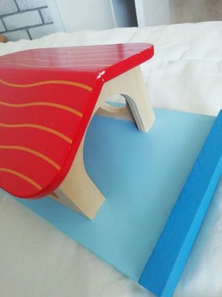 Barco de madera educativo