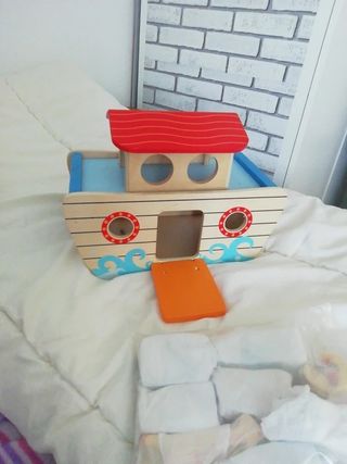 Barco de madera educativo