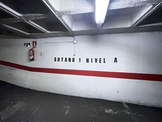 Garaje en venta en Mercado en Alicante