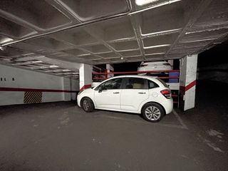 Garaje en venta en Mercado en Alicante