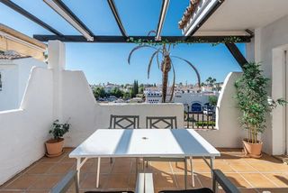Piso en venta en Los Naranjos - Las Brisas en Marbella
