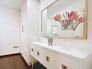 Piso en venta en La Goleta - San Felipe Neri en Málaga