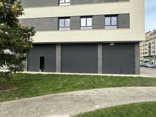 Local comercial en alquiler en Cascajos - Piqueras en Logroño