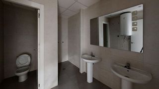 Nave industrial en venta en Renfe - Bulevar 1º y 2º Fase en Jaén