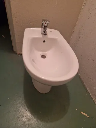 Bidé de porcelana blanco