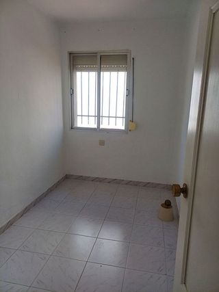 Piso en alquiler en Poligono Sur - La Oliva - Letanías en Sevilla