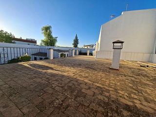 Casa adosada en venta en Umbrete