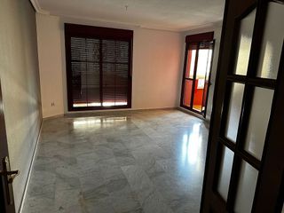 Piso en alquiler en Huerta de la Reina - Trassierra en Córdoba