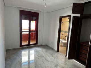 Piso en alquiler en Huerta de la Reina - Trassierra en Córdoba