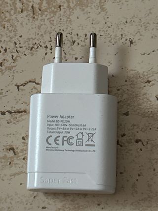 Cargador iPhone Tipo C Roto