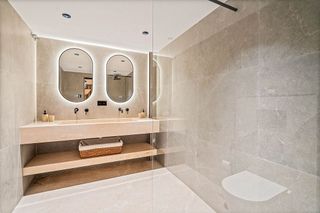 Piso en venta en Nueva Andalucía centro en Marbella