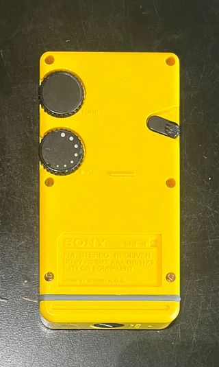 Sony Sports Walkman SRF-4 FM – Amarillo,  Vintage