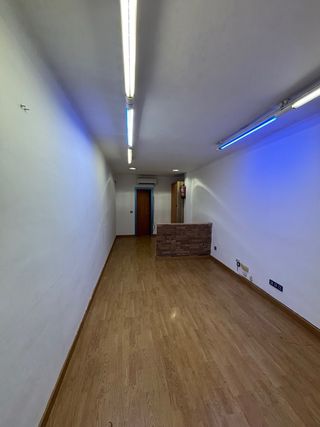 LOCAL ALQUILER EN ZONA COMERCIAL