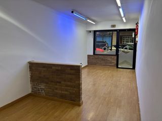 LOCAL ALQUILER EN ZONA COMERCIAL