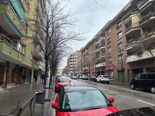 LOCAL ALQUILER EN ZONA COMERCIAL