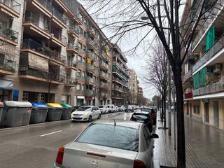 LOCAL ALQUILER EN ZONA COMERCIAL