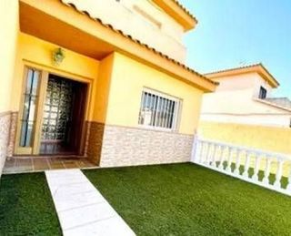 Chalet en venta en El Paraiso-Los Almendros en Eliana (l´)
