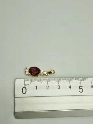 Colgante de oro 18kt con brillantes.