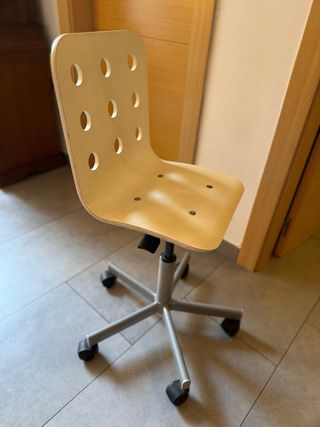 Silla infantil para escritorio con ruedas