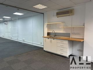 Oficina en alquiler en Sant Antoni en Barcelona