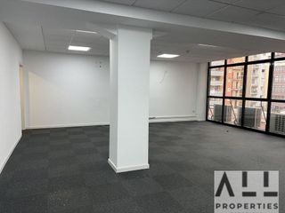 Oficina en alquiler en Sant Antoni en Barcelona