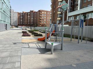 Piso en alquiler en Plaza España - Villa Pilar - Reyes Católicos - Vadillos en Burgos