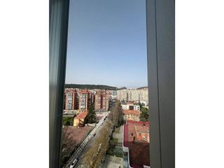 Piso en alquiler en Plaza España - Villa Pilar - Reyes Católicos - Vadillos en Burgos