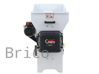 Despalilladora Chapa de Uva con Bomba - 2 HP - 2000 kg/h - 87x50 cm - Grifo