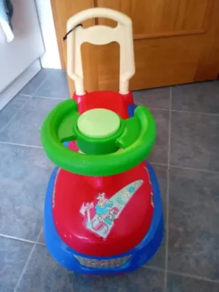 Coche correpasillos musical Winnie Pooh