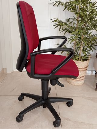 Sillón de oficina tela granate