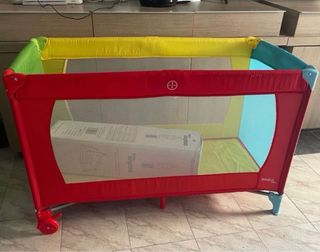 Cuna de viaje portátil