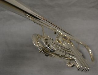 Trompeta Do Yamaha 2435 plata en perfecto estado