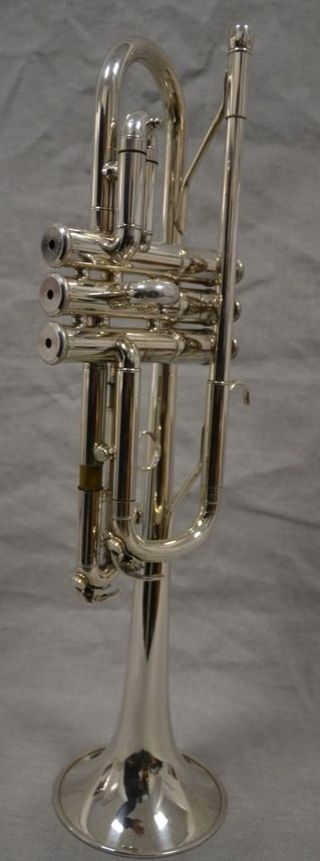 Trompeta Do Yamaha 2435 plata en perfecto estado