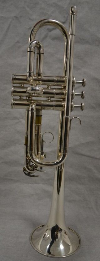 Trompeta Do Yamaha 2435 plata en perfecto estado