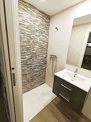 Local comercial en venta en Universidad - Los Lirios en Logroño