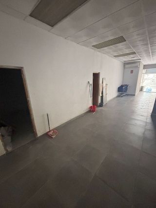 Local comercial en venta en Avenida de la Paz en Xirivella