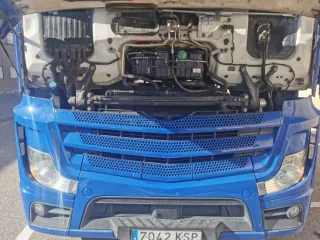 • Mercedes-Benz Actros MP4 BigSpace 1845 •