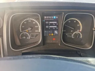 • Mercedes-Benz Actros MP4 BigSpace 1845 •