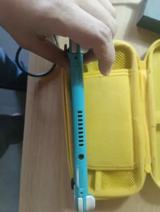 Nintendo Switch Lite M4G1C4